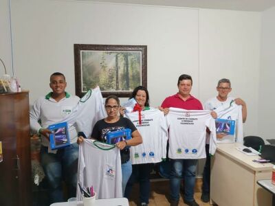 Imagem da notícia Agentes de Endemias de Figueirão ganham novos uniformes e equipamentos